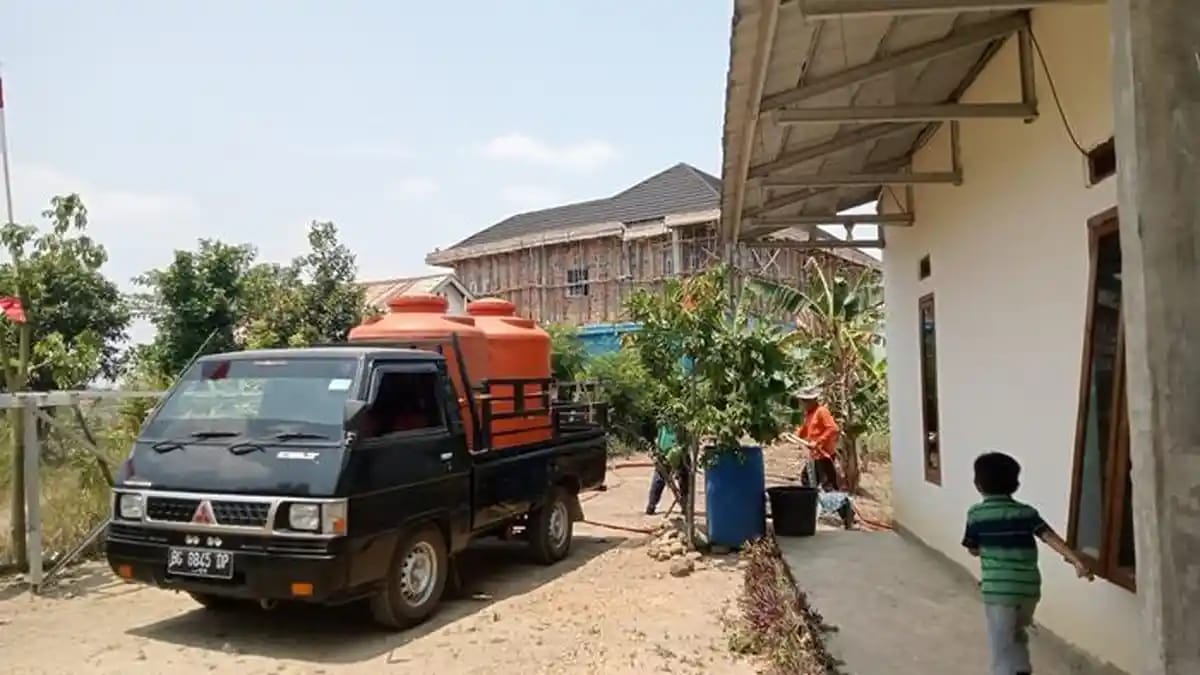 Sumur Kering, Warga OKU Terpaksa Beli Air Bersih Untuk Kebutuhan Sehari-hari