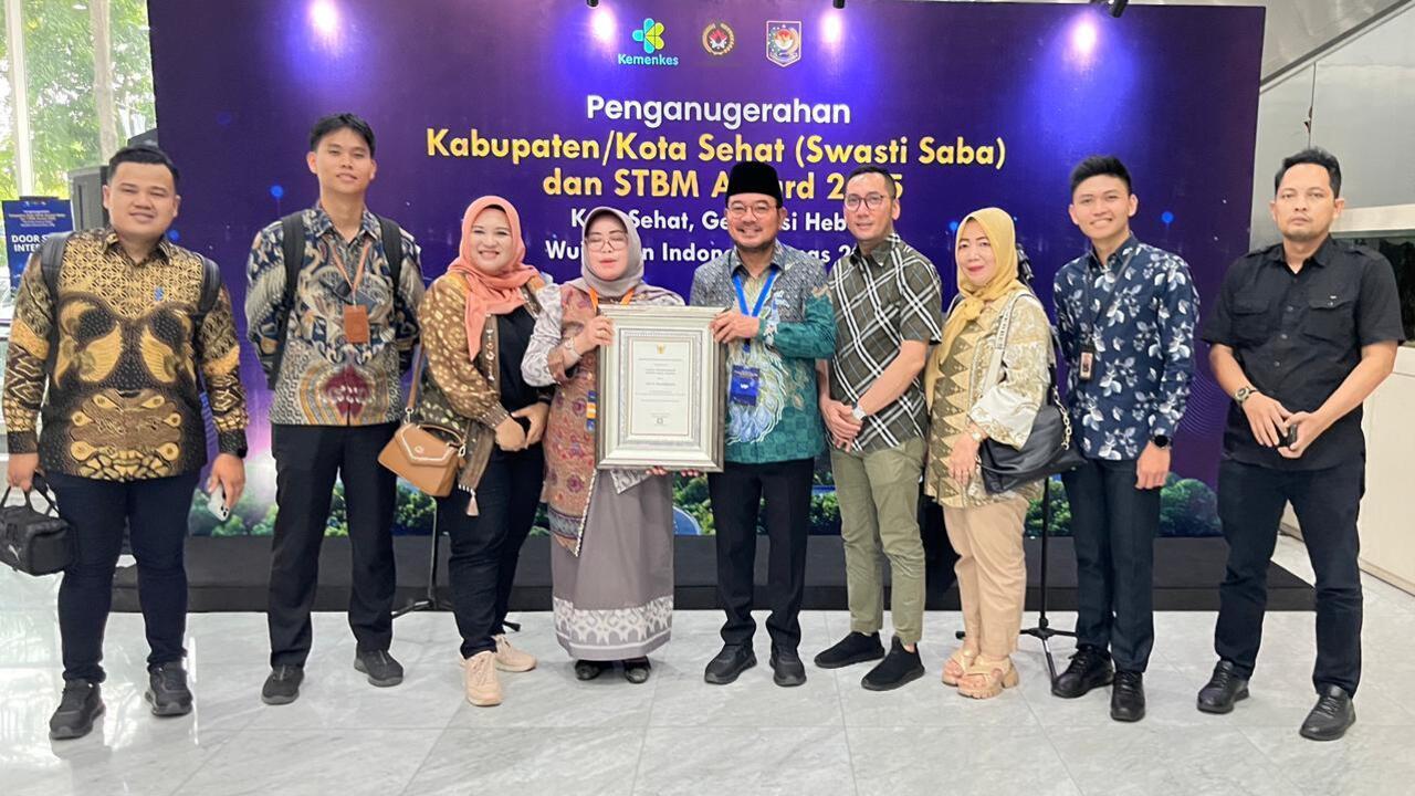 Peringatan Hari Kesehatan Nasional, Palembang Raih Penghargaan Swasti Saba Padapa Award 2025