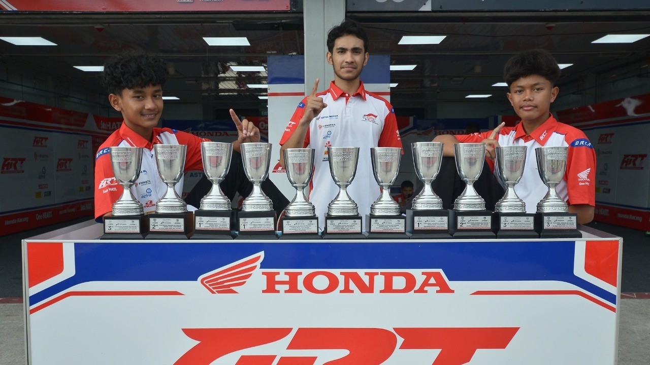 Astra Motor Racing Team Konsisten Podium di Final Mandalika Racing Series 2025