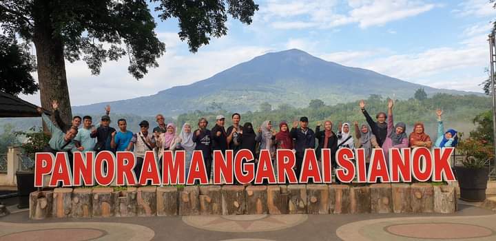 Pesona Ngarai Sianok nan Aduhai: Wisata Unik di Bukittinggi, Sumatera Barat