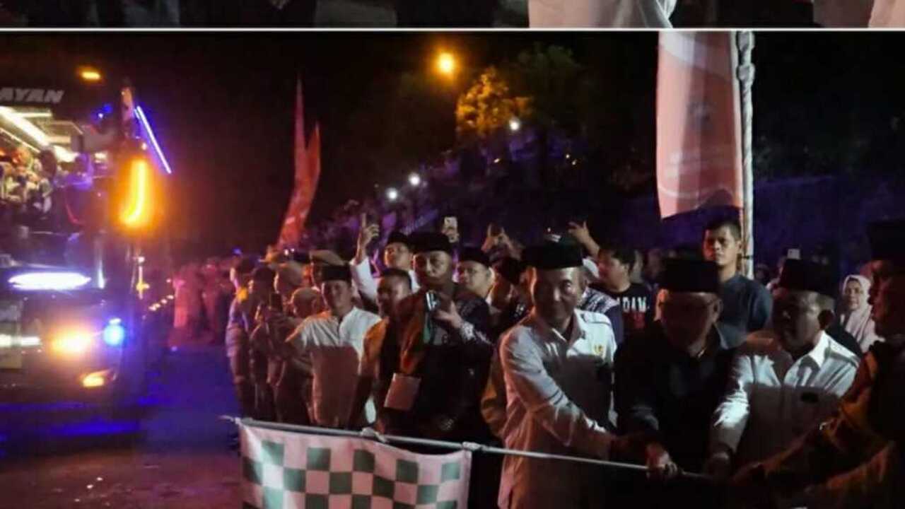 Teddy-Marjito Lepas Keberangkatan Ratusan CJH OKU ke Mekkah
