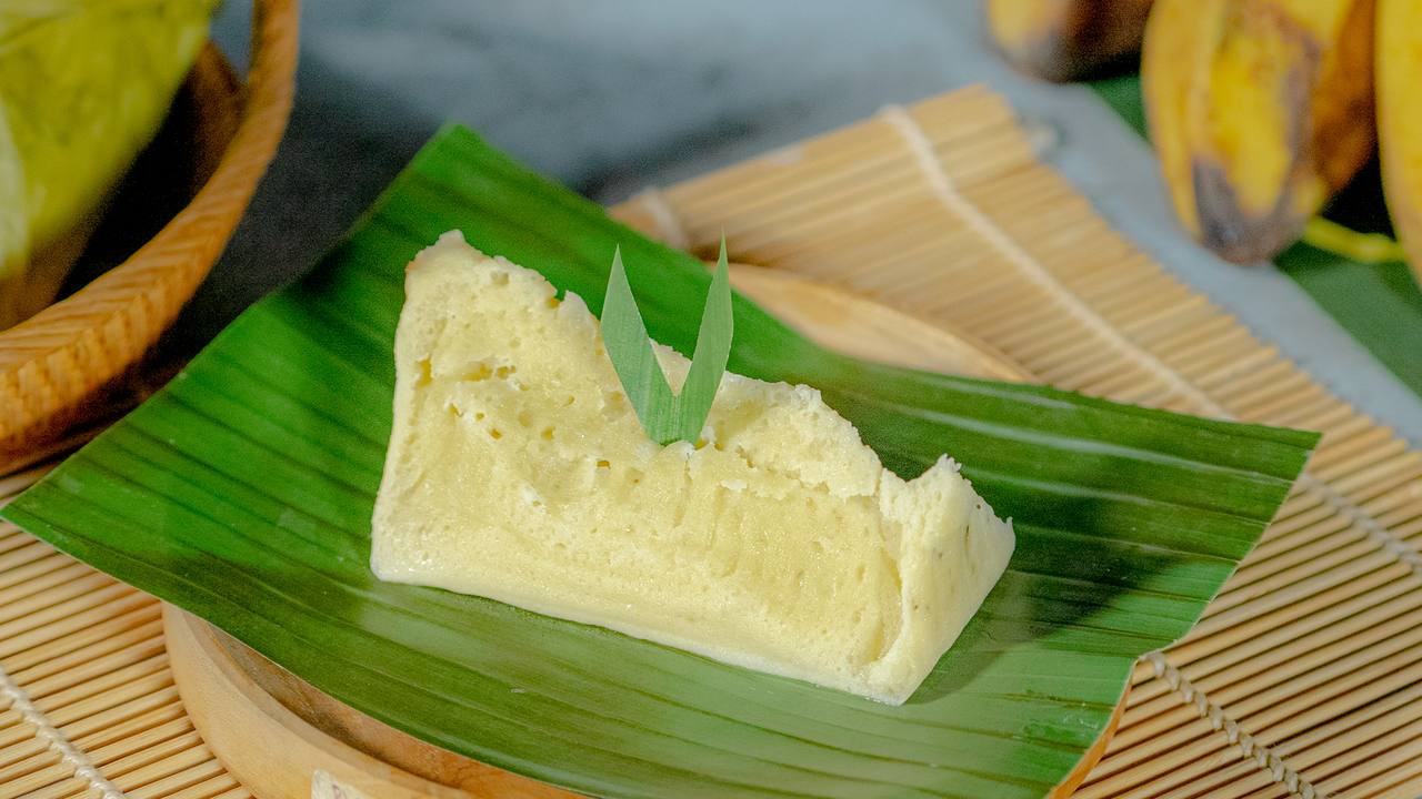 Barongko : Kue Tradisional Bugis yang Tetap Bertahan di Tengah Arus Modernisasi