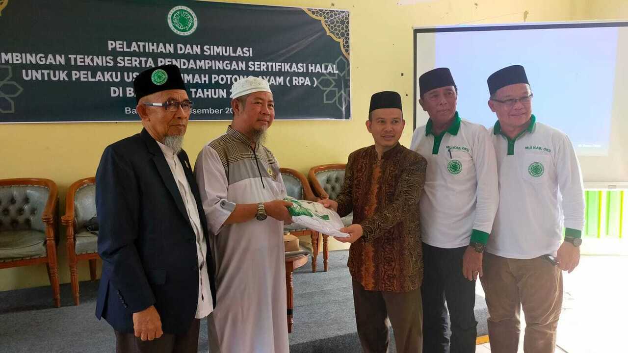 MUI OKU Beri Pelatihan Pemotongan Hewan Bersertifikasi Halal