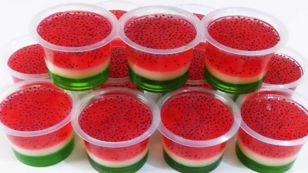 Puding Semangka: Kesegaran dan Manis yang Menggoda