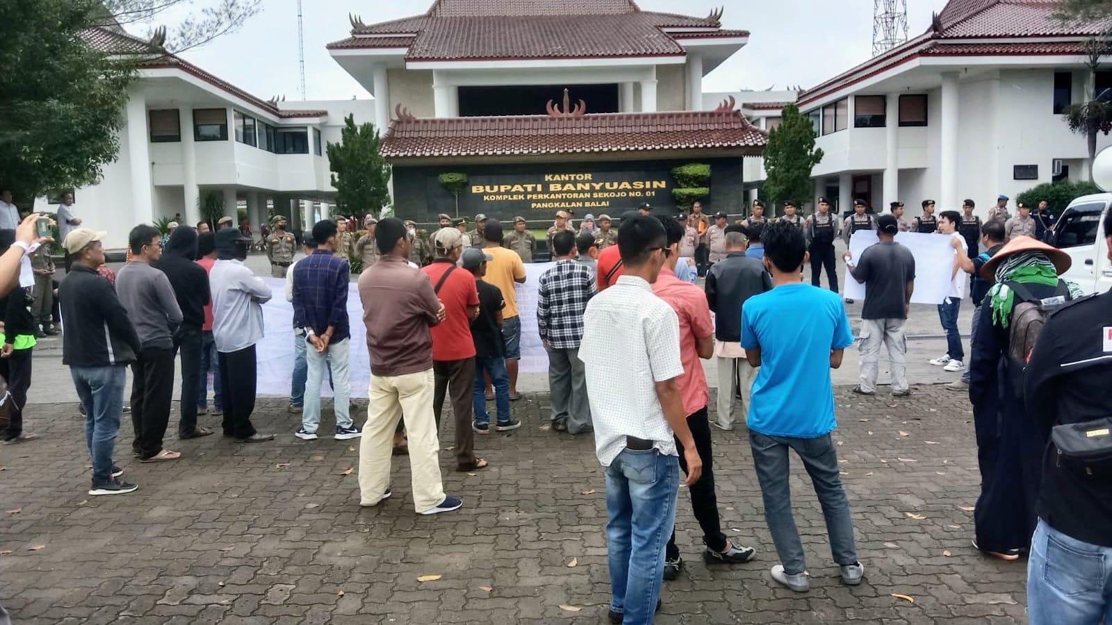 Diduga Lahan Diserobot Puluhan Warga Pangkalan Benteng Tuntut Keadilan 