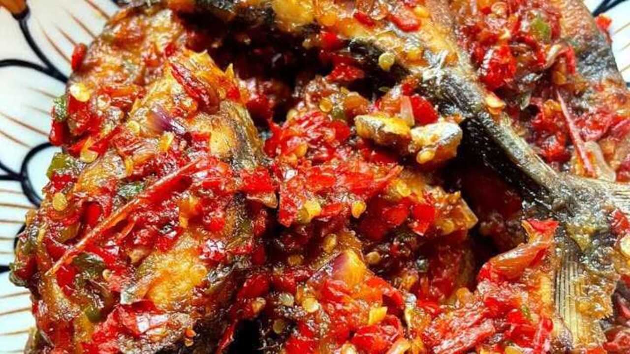 Ikan Sambel: Sensasi Pedas yang Menggugah Selera