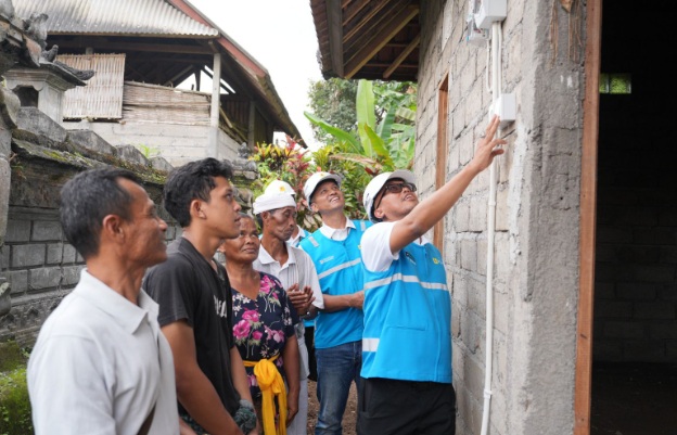 HLN Ke-80, PLN Sambung Gratis Listrik Rumah Warga Pra Sejahtera di Bali