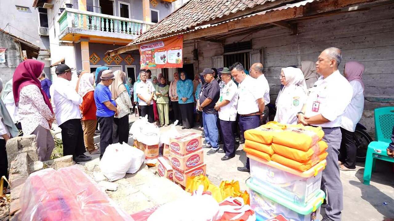 Pemkot dan TP PKK Prabumulih Salurkan Bantuan untuk Korban Kebakaran di Lorong Lematang