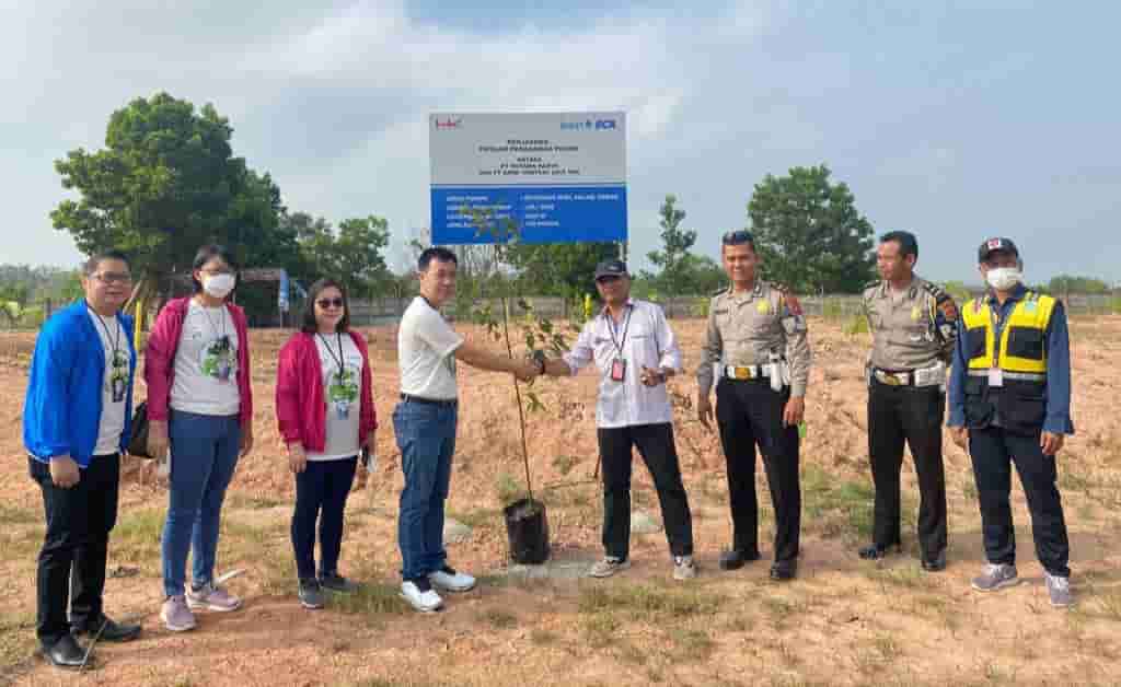 Dukung Program Penghijauan, BCA dan Hutama Karya Tanam Pohon di Ruas Tol Palindra