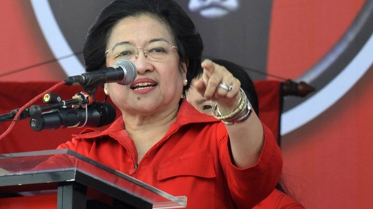 Megawati Tegaskan Dukungan Penuh untuk Hasto Kristiyanto dalam Kasus di KPK