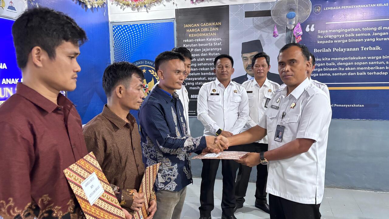 Natal 2025, Tiga Orang Warga Binaan Lapas Sekayu Terima Remisi Khusus Natal