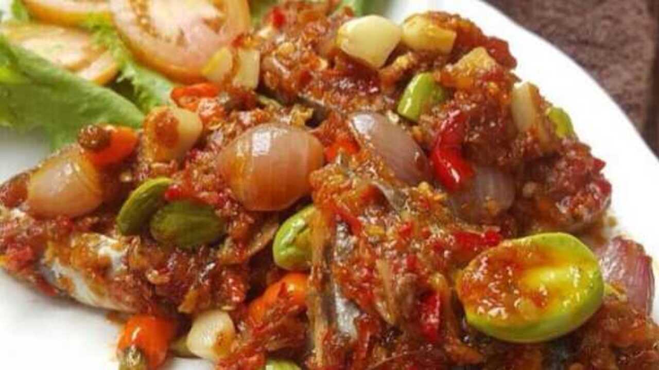 Ikan Tongkol Tumis Sambel Bawang : Sensasi Pedas yang Menggugah Selera