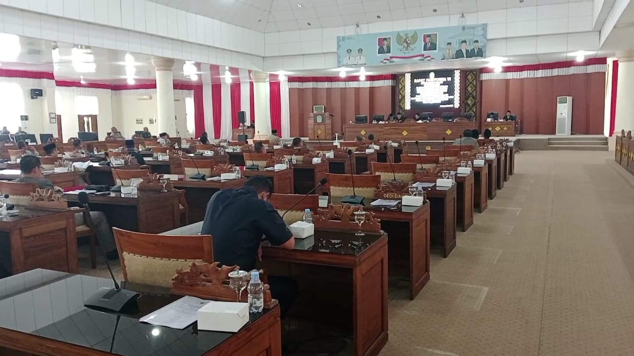 DPRD Ogan Ilir Dengarkan Jawaban Bupati Terkait Pandangan Fraksi Atas Pertanggungjawaban Anggaran Tahun 2022