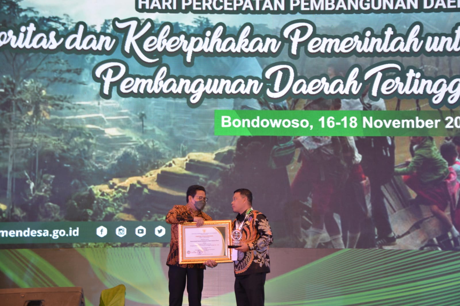 Pemkab Muratara Terima Penghargaan Dari Kementerian Desa Tertinggal