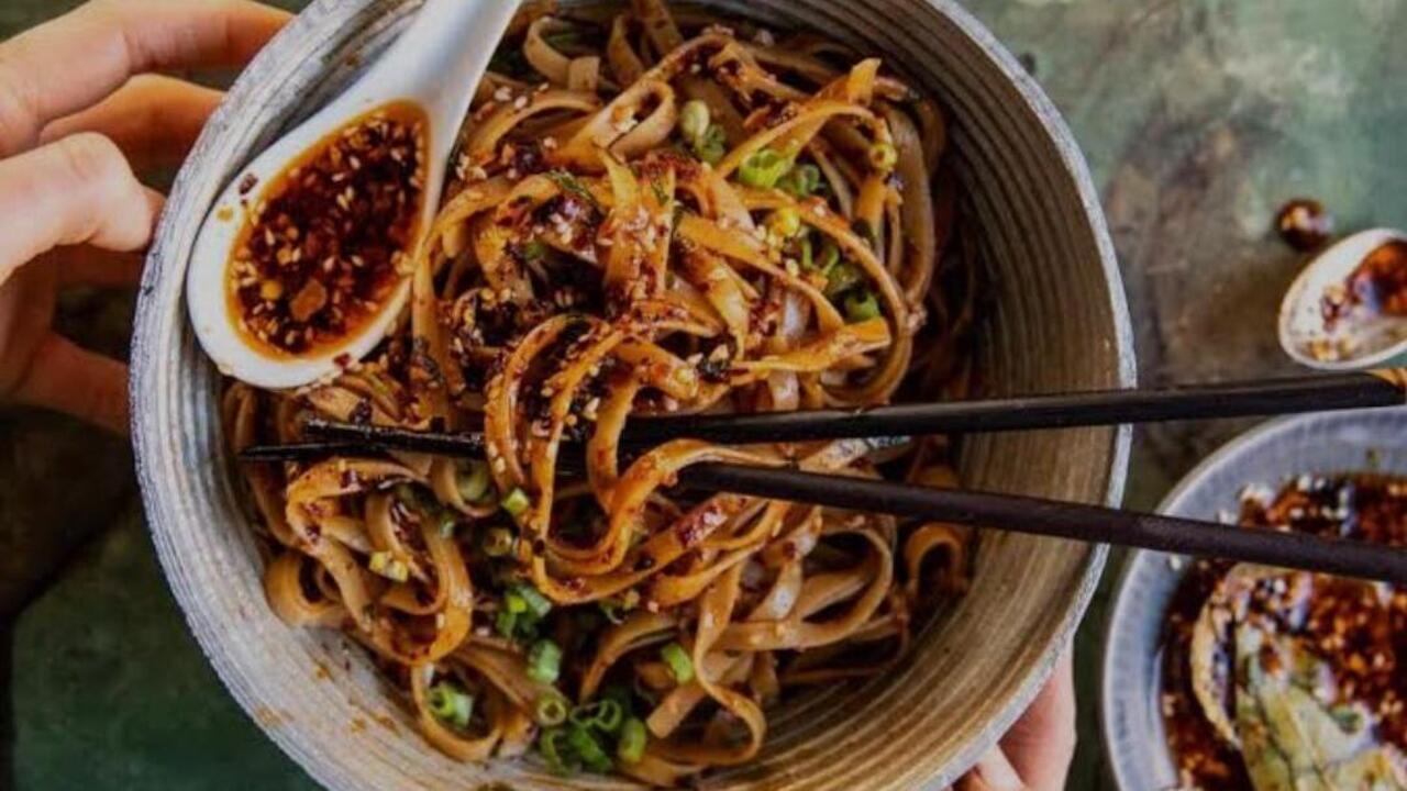 Mi Chili Oil, Saus Pedas Baru yang Jadi Primadona Pecinta Kuliner Indonesia