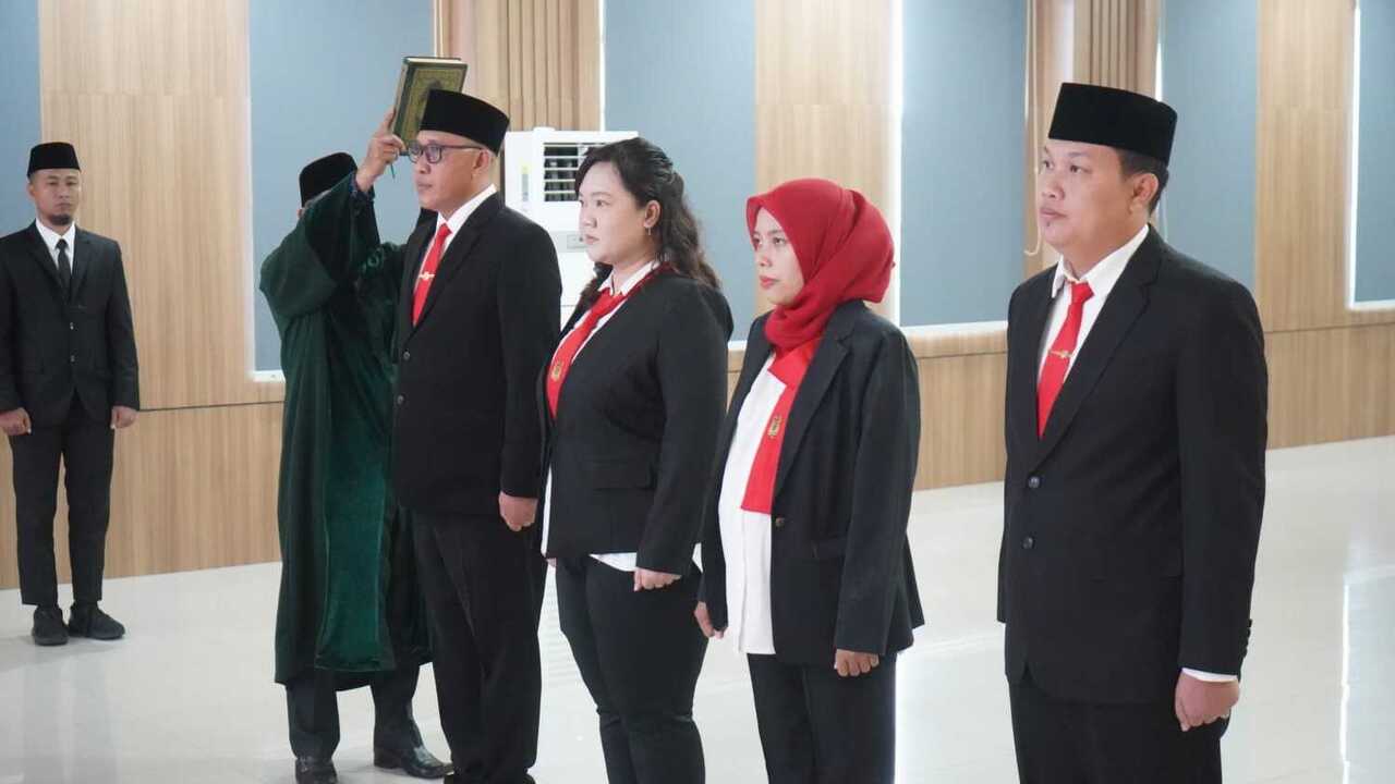 Pastikan Penegakan Hukum, Kakanwil Kemenkum Sumsel Lantik 4 Penyidik Pegawai Negeri Sipil