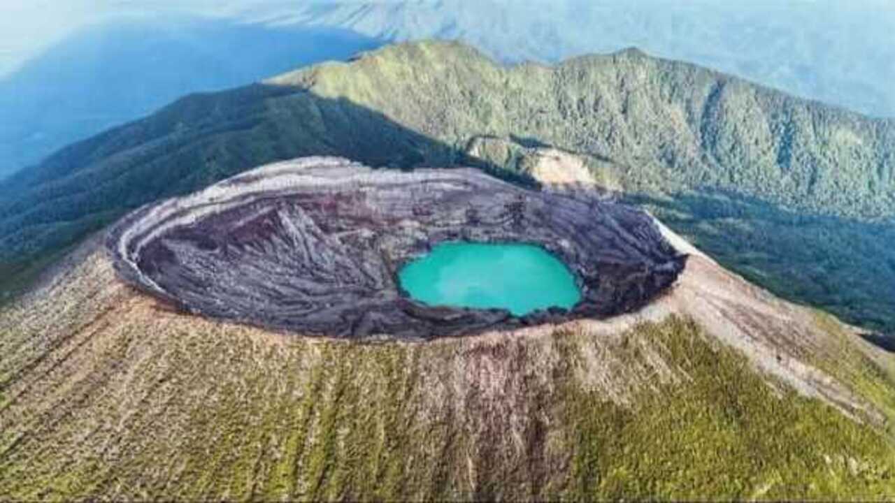 Menikmati Keindahan Alam Gunung Dempo Petualangan Tak Terlupakan di Puncak Sumatera Selatan