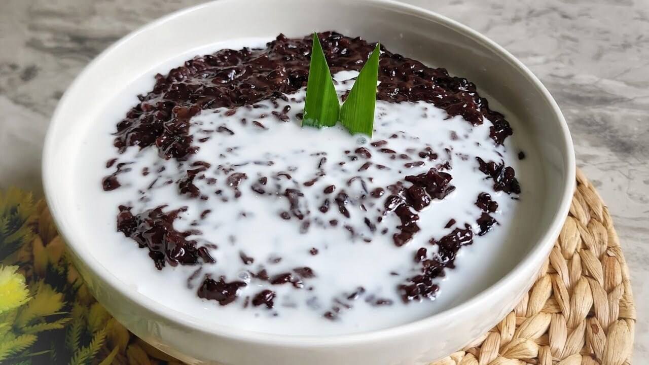 Bubur Ketan Hitam : Cita Rasa Tradisional yang Tak Pernah Lekang oleh Waktu
