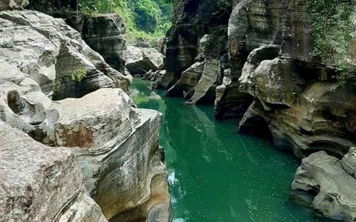 Tonjong Canyon Wisata Air dengan Kombinasi Keindahan Alam Serta Pesona Tebing-Tebing yang Memukau