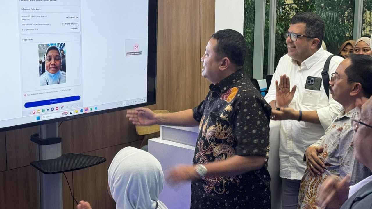 XLSMART Uji Coba Implementasi Registrasi Kartu SIM dengan Menggunakan Teknologi Biometrik Pengenalan Wajah