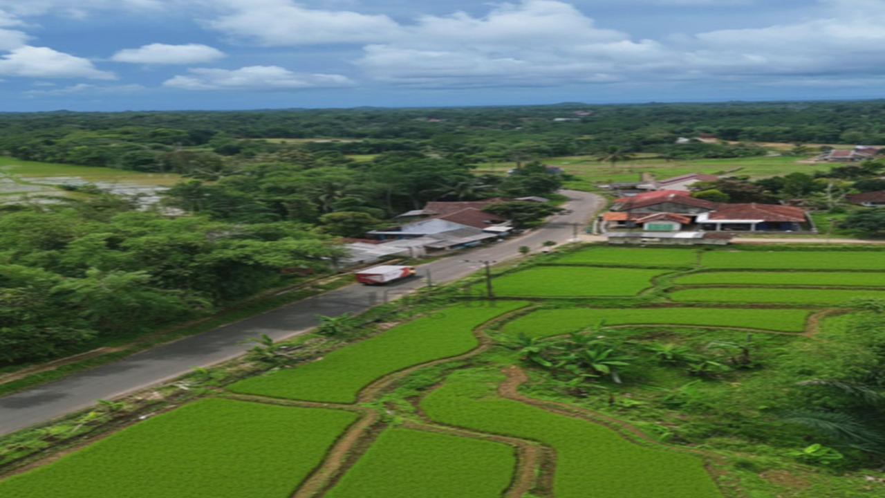 Ingin Liburan Nataru Hemat? Ini Cara Dapat Tiket Pesawat, Kereta, dan Hotel Termurah 2025–2026