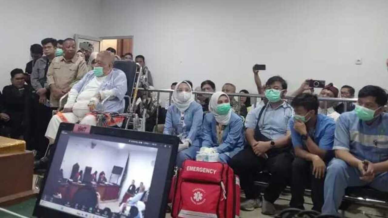 Pilu, Haji Alim Sidang di Atas Ranjang Medis, Isu Kriminalisasi vs Integritas Penegak Hukum