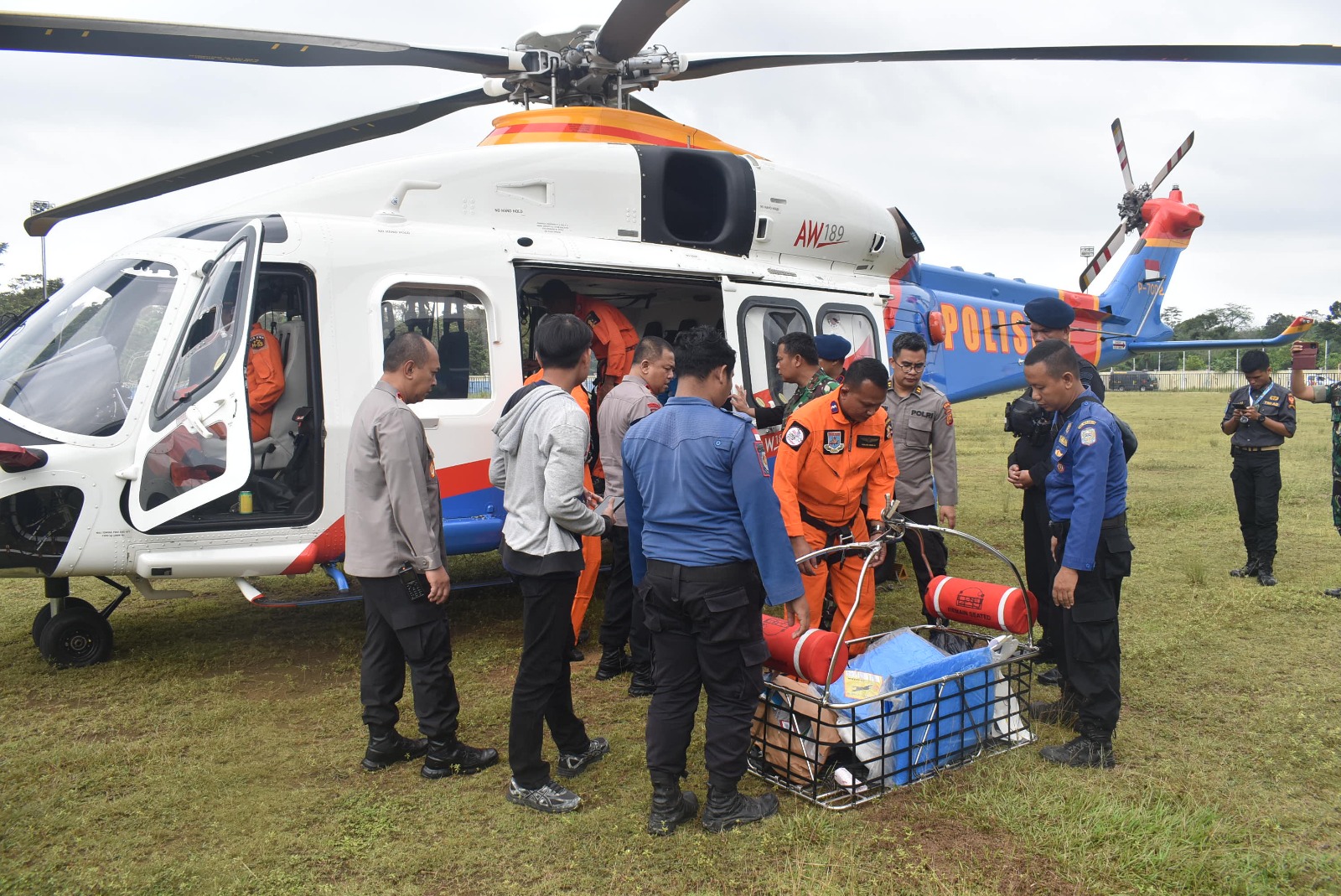 POLRI Kirim 350 Personel Evakuasi Paskah Kecelakaan Helikopter di Merangin