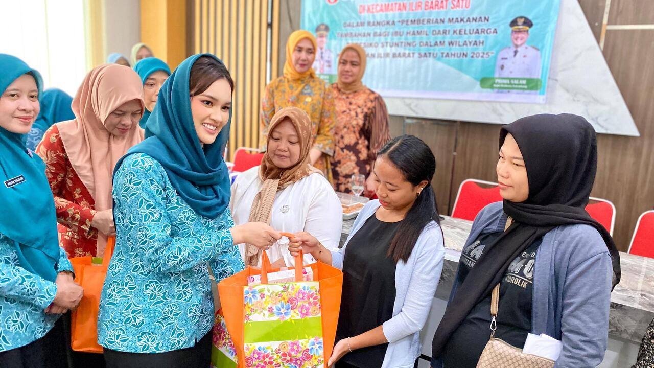 Cegah Stunting, PKK Palembang Berikan Makanan Tambahan Untuk Ibu Hamil