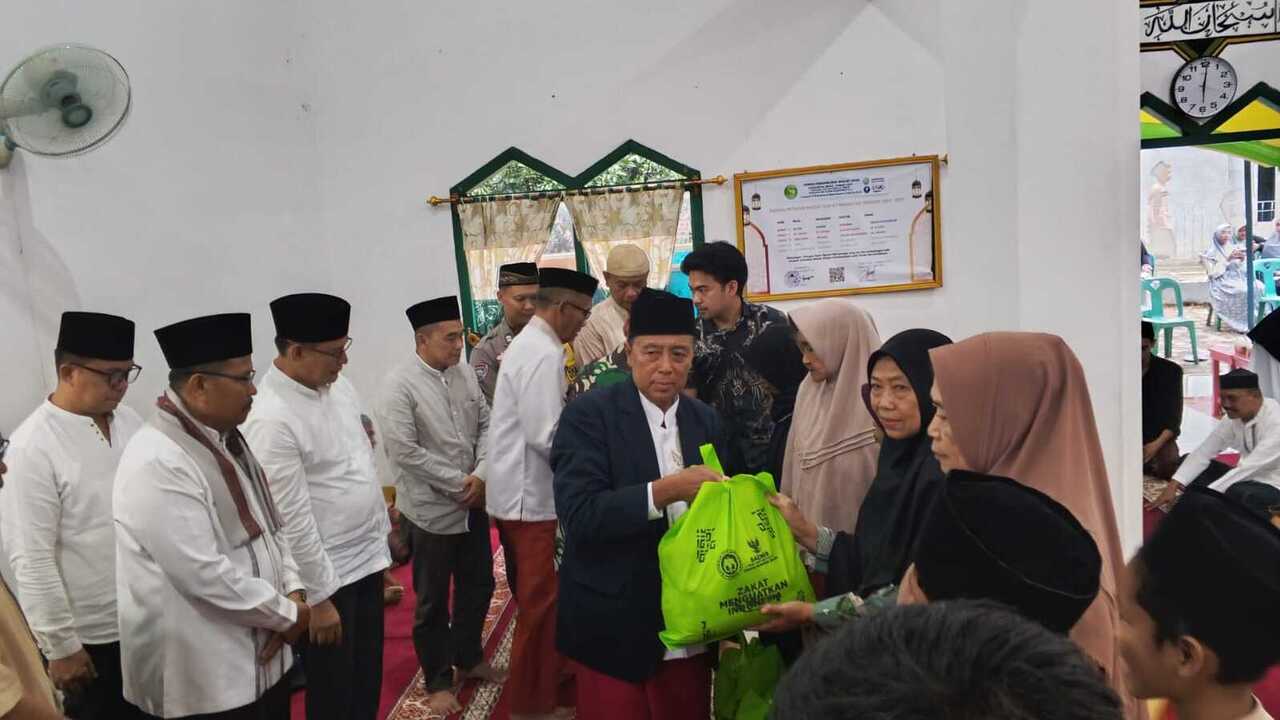 Baznas OKU Salurkan Ratusan Paket Sembako Ramadhan
