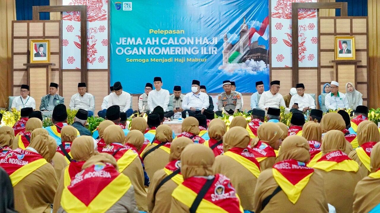 217 Calon Haji OKI Berangkat, Bupati Pesan Jaga Kebersamaan