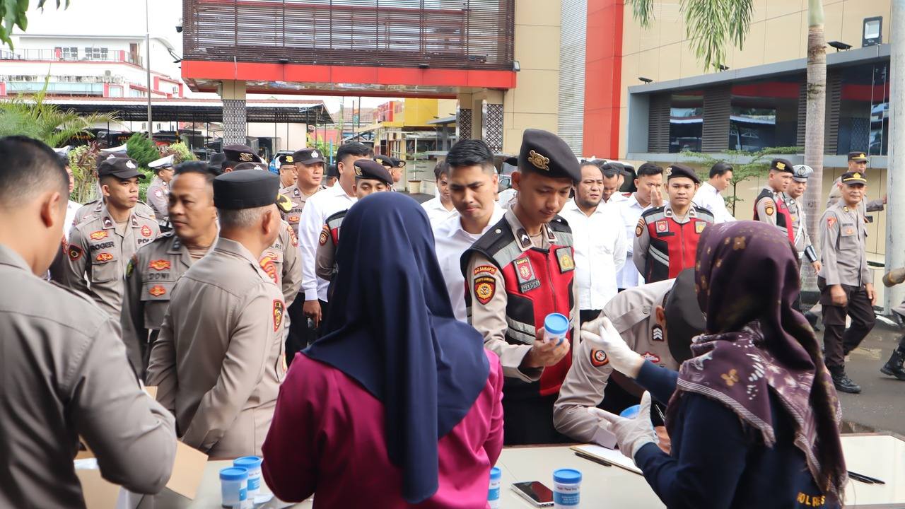 Bidang Propam Polda Sumsel Gelar Tes Urine Mendadak di Polres Muba, Ini Sasarannya