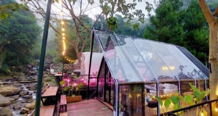 Curug Cipamingkis Turi Glass House - Destinasi Glamping Kaca Terkeceh di Indonesia