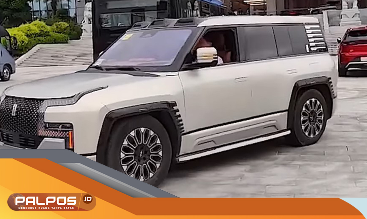 SUV Gagah YangWang U8 : Penampilan Rand Rover, Performa Ferarry, Bisa Mengapung di Air Sedalam 1 Meter ! 