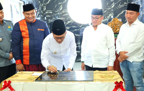 Jumat Berkah, Pj Walikota Palembang Ratu Dewa Resmikan 3 Masjid