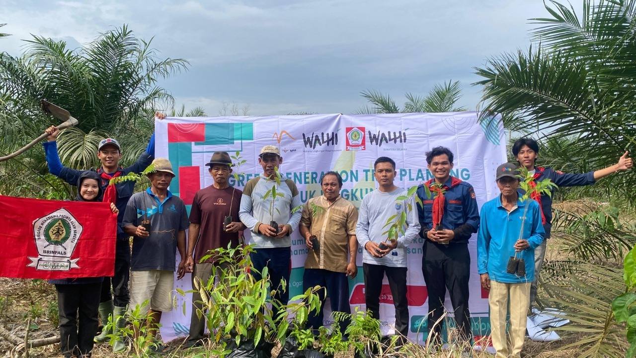 Wujud Nyata Peduli Lingkungan,Mapala Brimpals FH UMP Tanam 150 Bibit Pohon di OKI