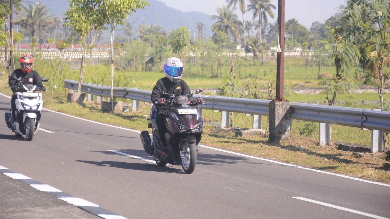 Astra Motor Sumsel Bagikan Tips Berkendara Aman di Cuaca Panas