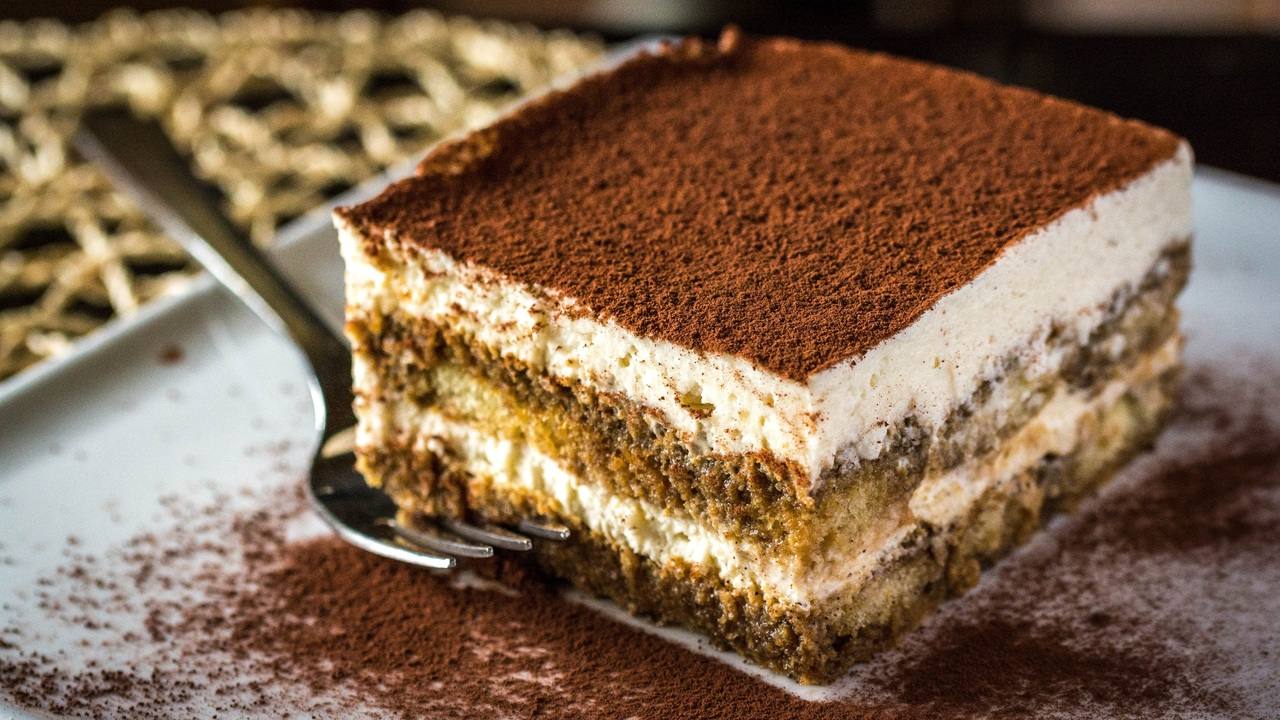 Tiramisu : Cita Rasa Italia yang Mendunia, dari Meja Kafe ke Dapur Rumah