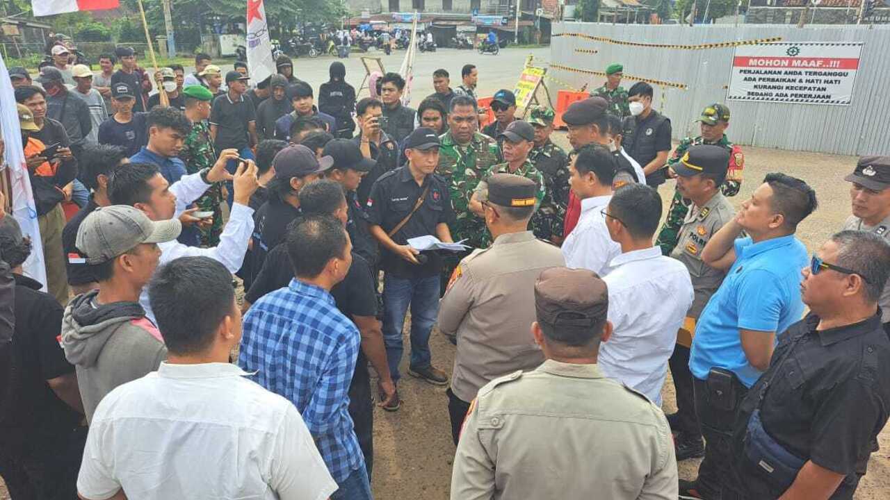 LSM GMPB Kembali Unjuk Rasa di Kantor PHR Zona 4 Prabumulih Tuntut Kewenangan Rekrutmen dan Perbaikan Fasilita