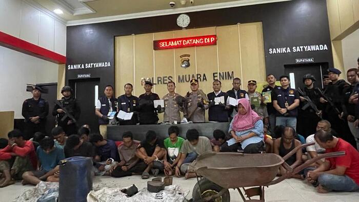 30 Pelaku TR, dan 7 Unit Alat Berat Diamankan