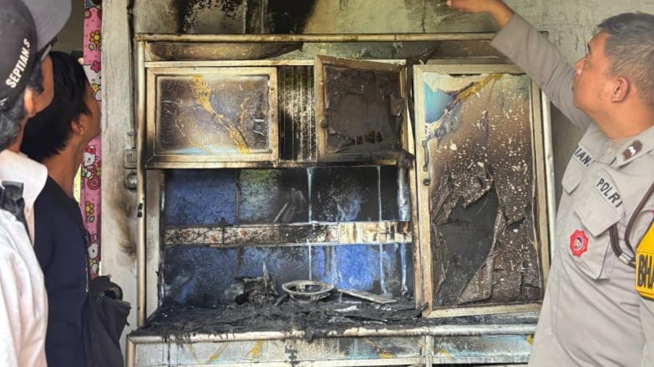 Diduga Korsleting Listrik, Rumah Warga Perumnas CPI Prabumulih Nyaris Ludes Dilalap Si Jago Merah