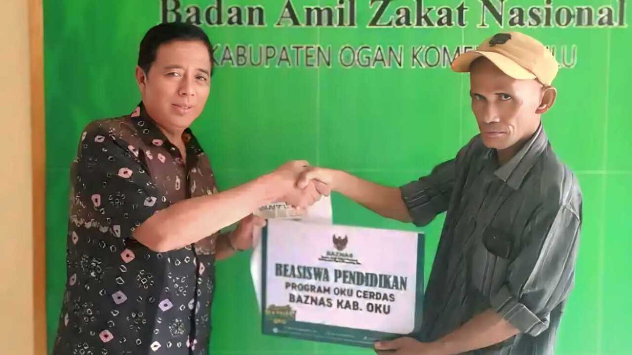 Baznas Salurkan Beasiswa Pendidikan Lewat Program OKU Cerdas
