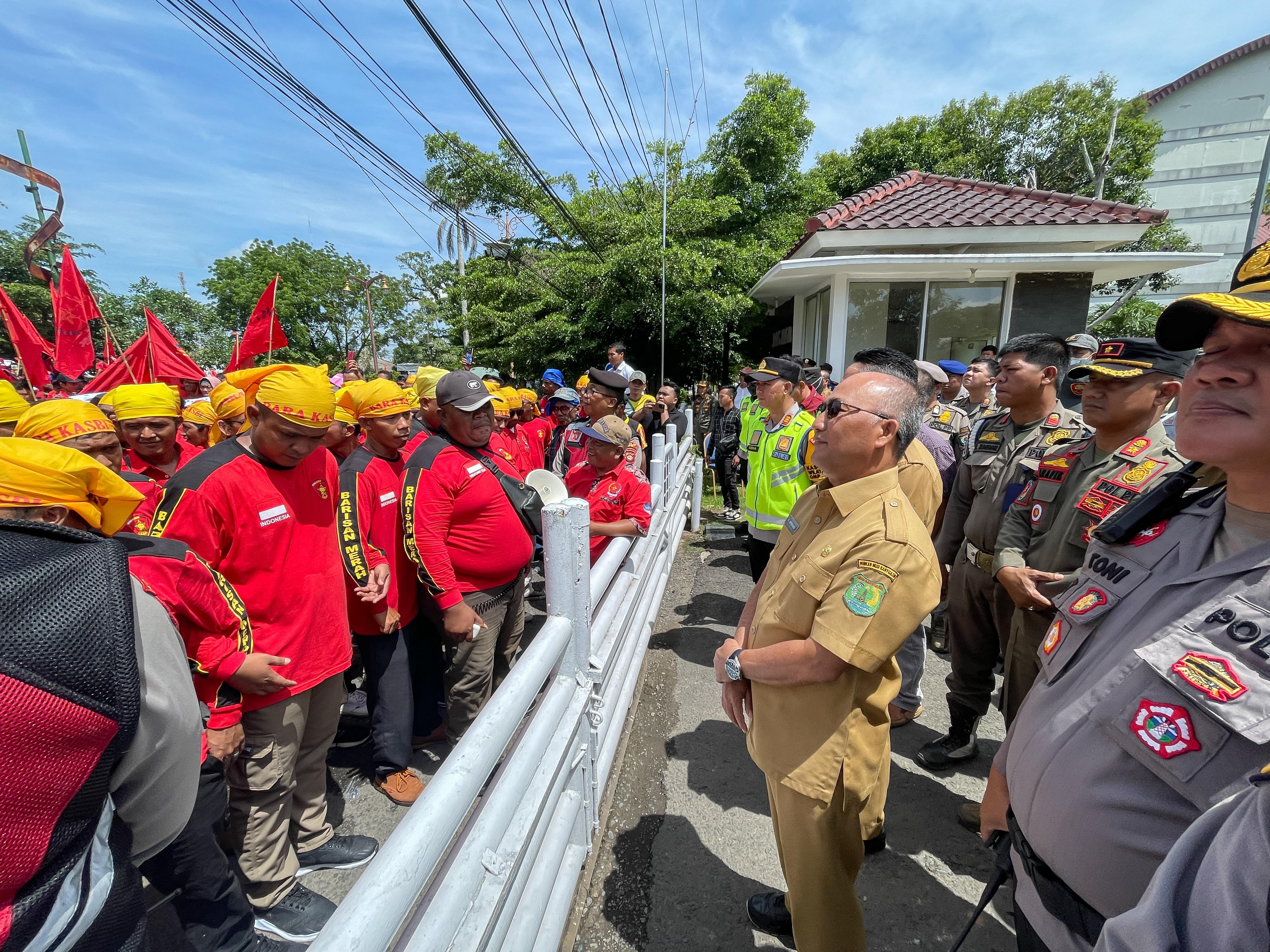 Kongres Aliansi Serikat Buruh Indonesia Kabupaten Muba Turun Ke Lapangan Sampaikan Aspirasi