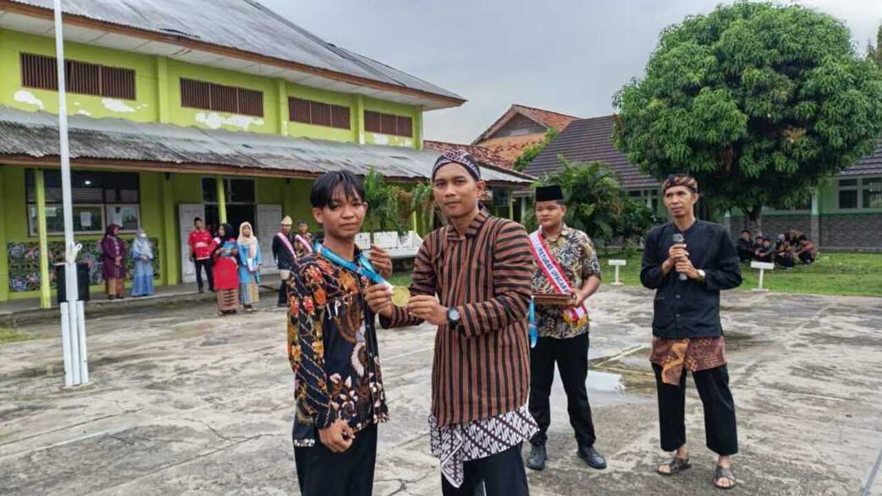 Siswa SMKN 2 Kayuagung Sumbang Dua Medali Emas, Harumkan Nama Daerah!