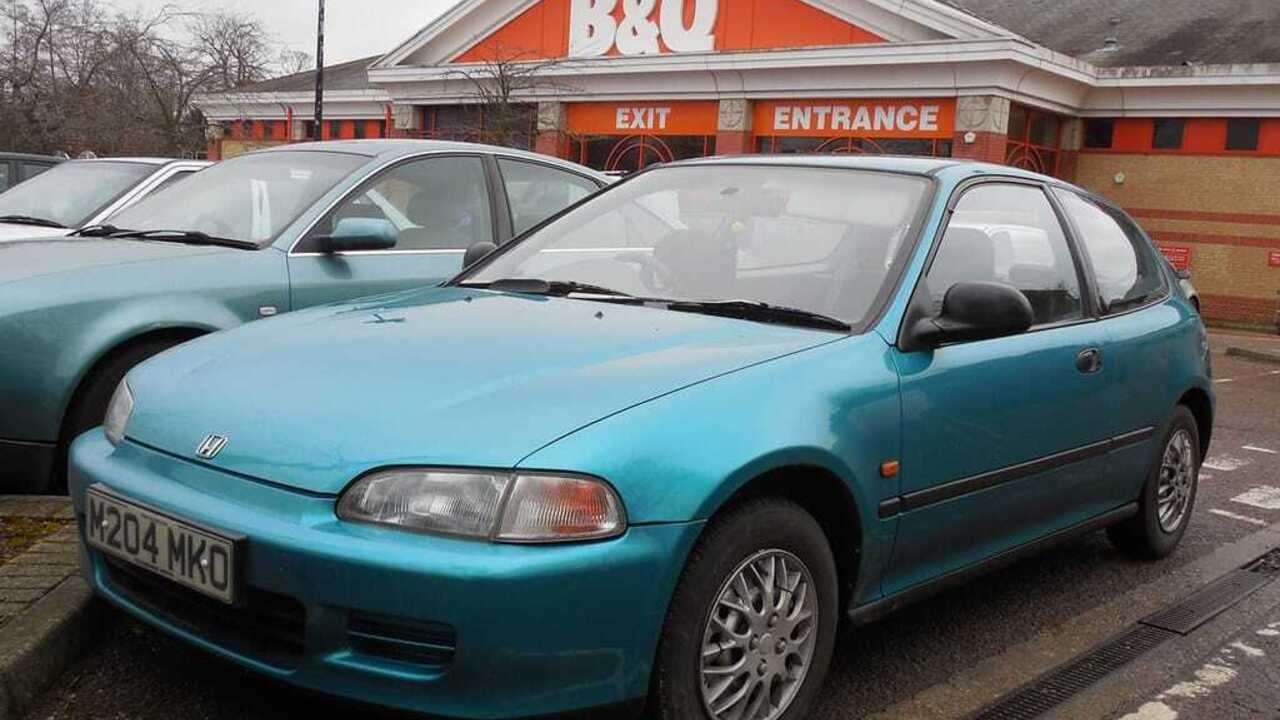 Civic Bali : Hatchback Honda yang Bikin Inggris Jatuh Cinta pada Budaya Indonesia.