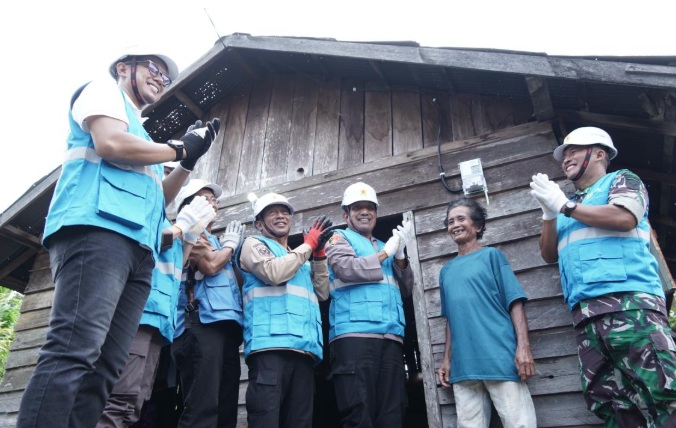 Puluhan Tahun Menanti, Ribuan Warga di Murung Raya Akhirnya Nikmati Listrik PLN