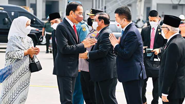 Jokowi Sebut Ganjar Pemimpin Dekat dengan Rakyat, Semoga Pilpres Damai dan Demokratis...