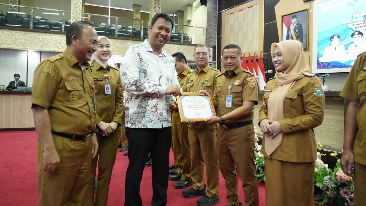 OKI Puncaki SLIP PPID Award Sumsel, Terbaik dalam Layanan Informasi Publik