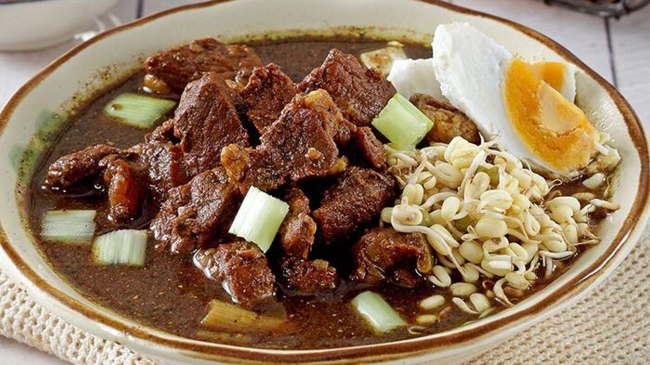 Rawon : Si Hitam Legendaris Dari Jawa Timur Yang Mendunia