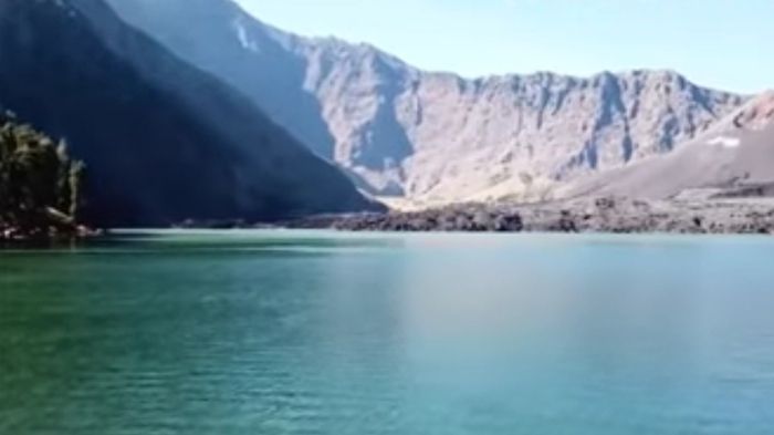 5 Danau Terindah di Indonesia, Nomor 4 Berada di Kawah Gunung Rinjani