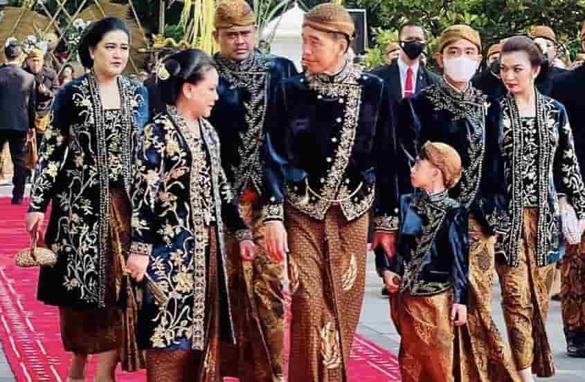 Ini Pesan Presiden Jokowi untuk Anak dan Menantu hingga Cucu Saat Pesta Pernikahan Kaesang dan Erina...